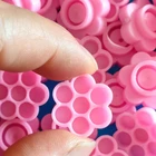 100 шт.упак. наращивание ресниц розовый задержки чашка глаз клей для ресниц держатель цветок задержки чашки наращивание ресниц Для женщин инструменты для макияжа