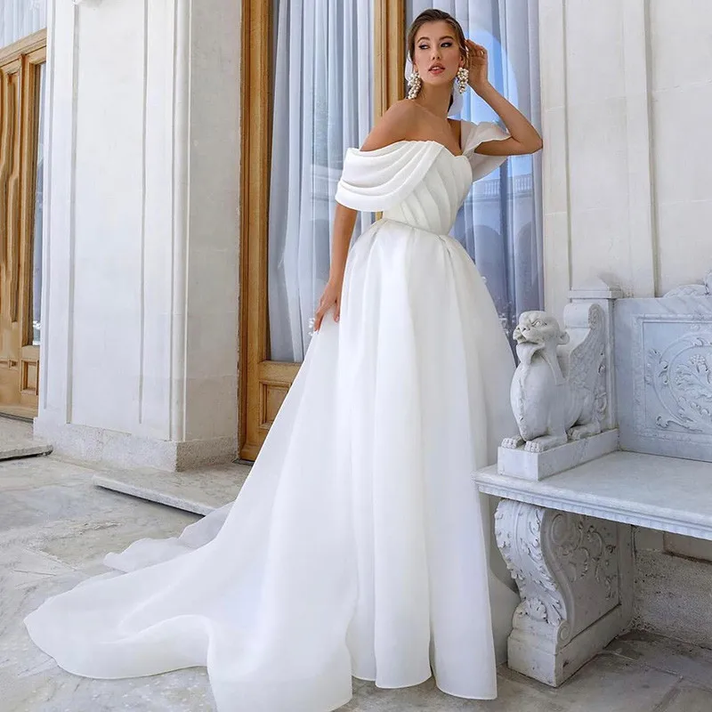 

White Beach Wedding Dresses Vestidos de Noivas 2021 off Shoulder Plus Size Bride Dress Pleated Vintage Boho Wedding Gowns