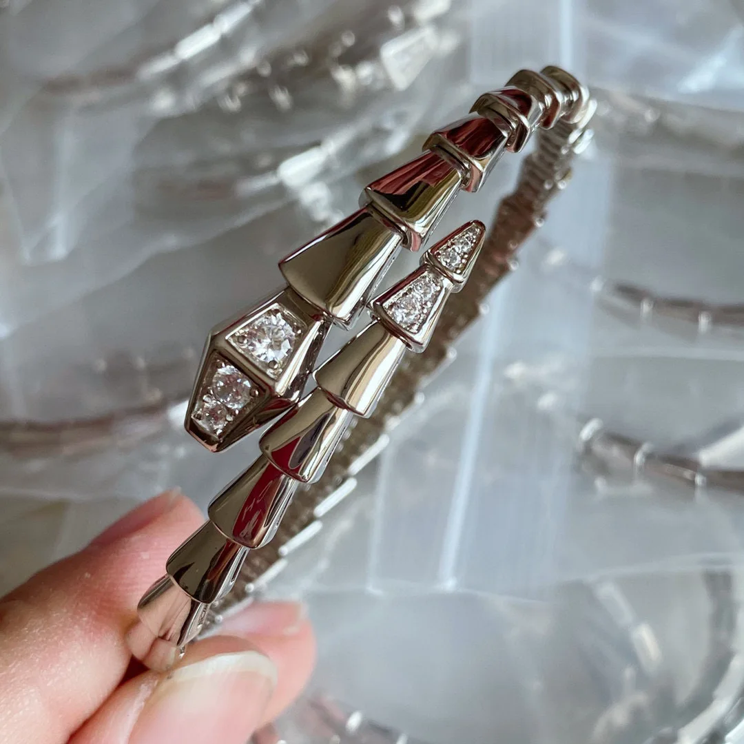 

V gold-plated mic gold elastic snake bracelet quality is not easy to fade trend wild fashion casual style