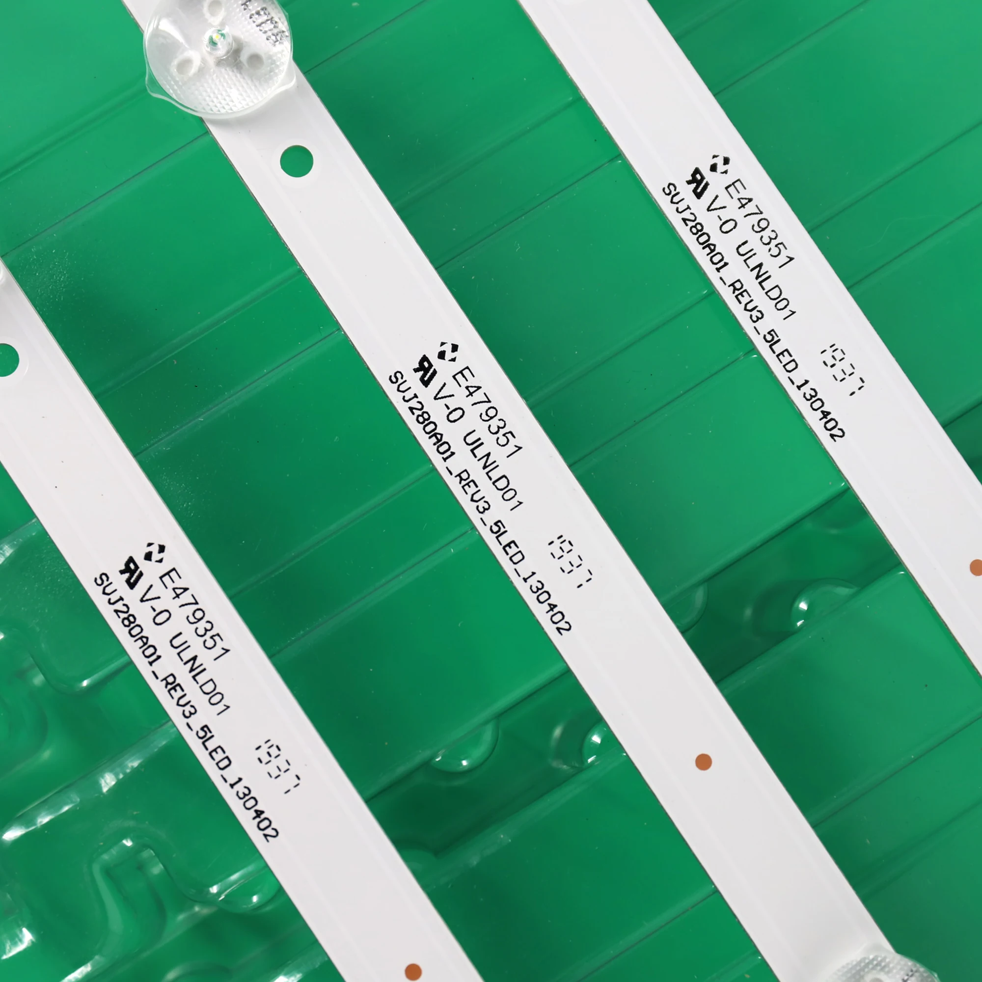 

3Pieces/Lot 530mm LED Backlight strip For Proline Bravis 28C2000B 28 inch TV L2830HD SVJ280A01 REV3 5LED 130402 M280X13 100%NEW