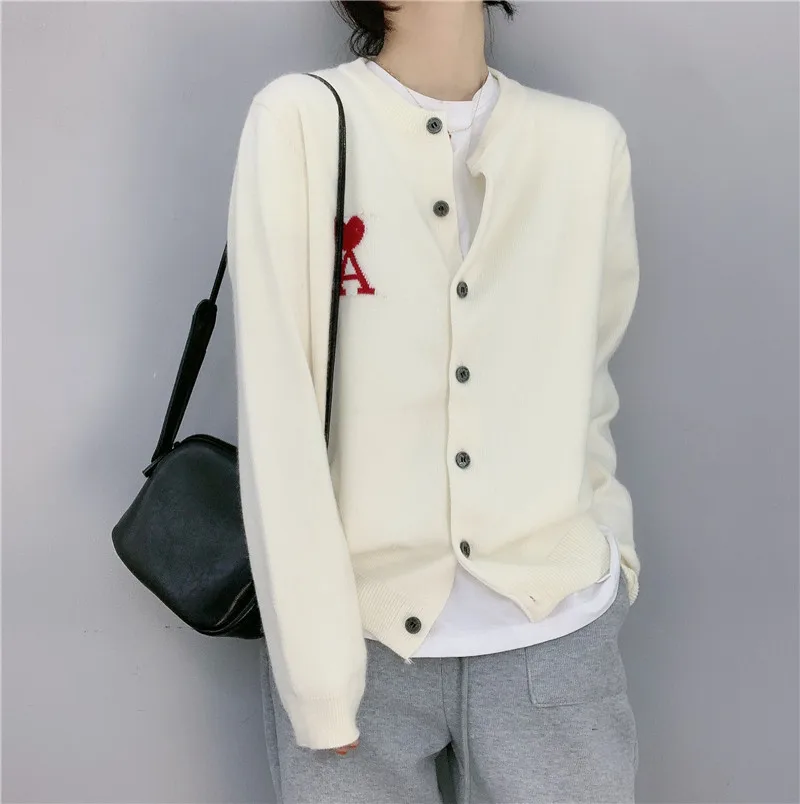 

2021 Autumn and Winter New Fashion Knitted Cardigan Round Neck Heart-shaped Embroidery Letter Sweater Ladies Autumn Sweater