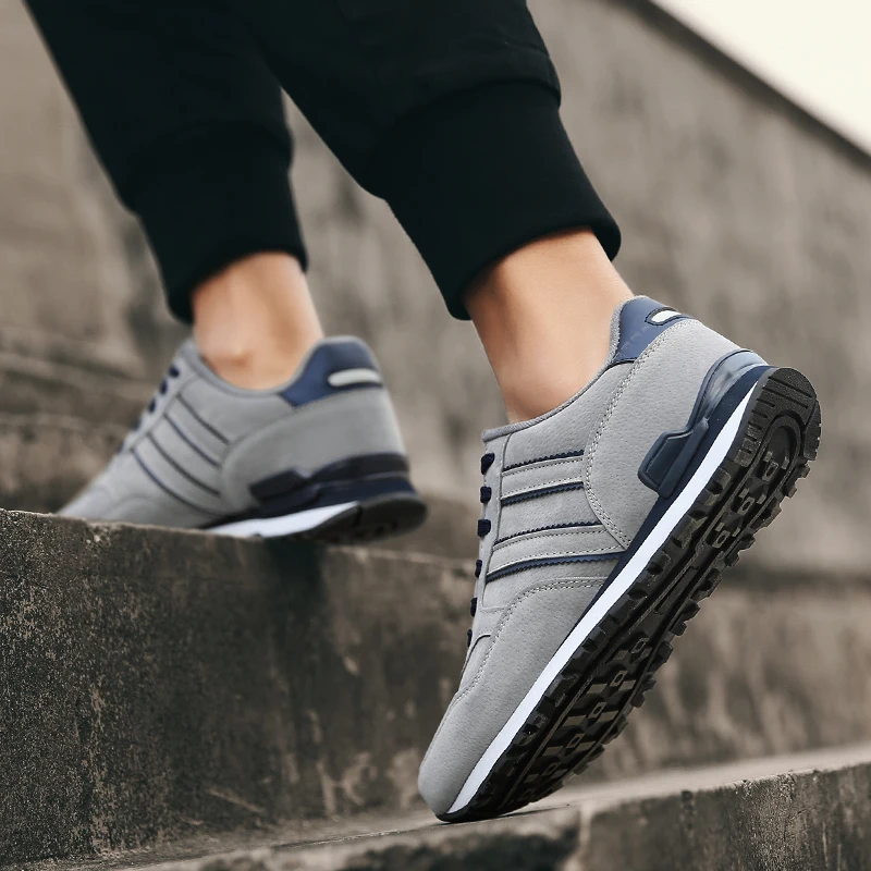 

2021 New Men Casual Shoes Light Suede Leather Classic Men Running Shoes Outdoor Breathable Mesh Jogging Shoes