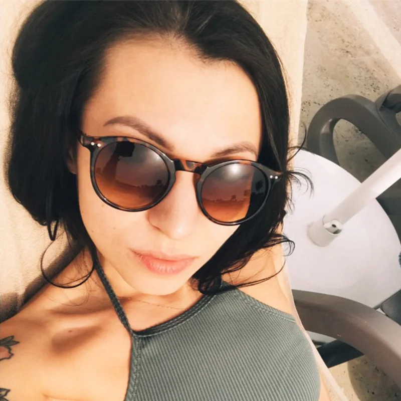 

Luxury brand design Fashion Classic Retro Gradient lens Sunglasses Men Vintage Sun Glasses Oculos mirror women Female
