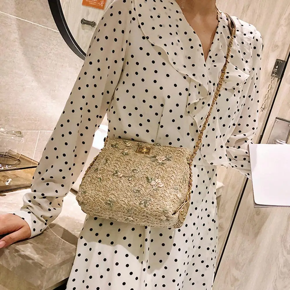 Женская сумка мессенджер с квадратным кружевным плетением простая стильная