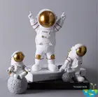 Декоративные аксессуары для дома, скандинавские фигурки, украшение для офисного стола, орнамент астронавта, миниатюрная настольная модель из смолы с плоской спинкой