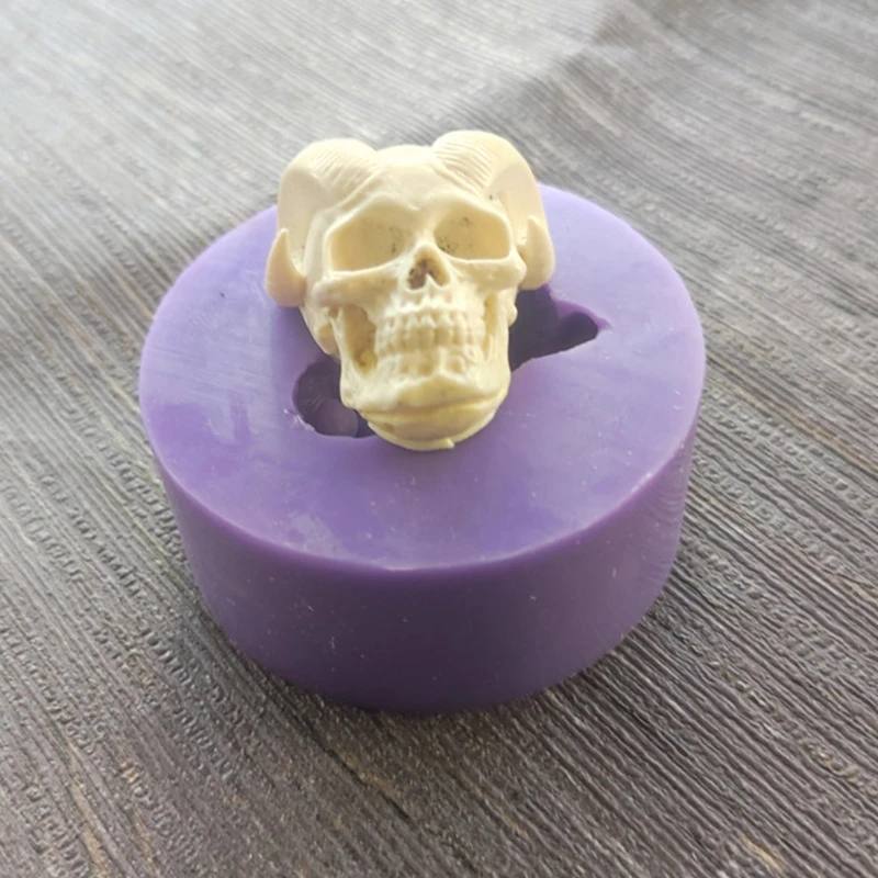 

Wizard Skull Candle Mold European and American Classical Characters Scented Candle Material Mold Home Decoration