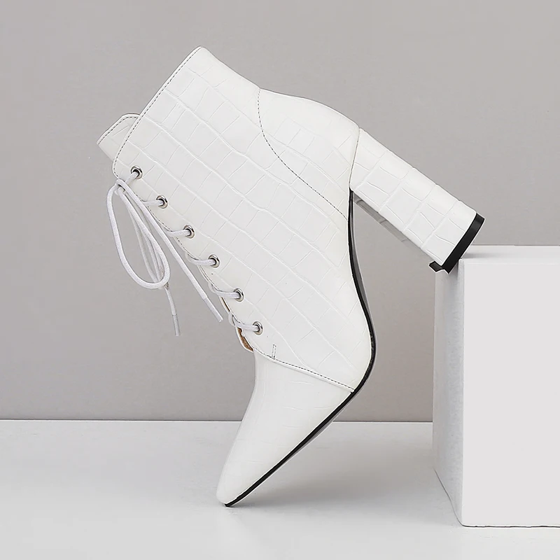 

Fashion Women Shoes embossed PU leather Boots Thick heel Vintage Ankle Boots Female Winter bootie Warm Lace-up Shoes Botas 2020