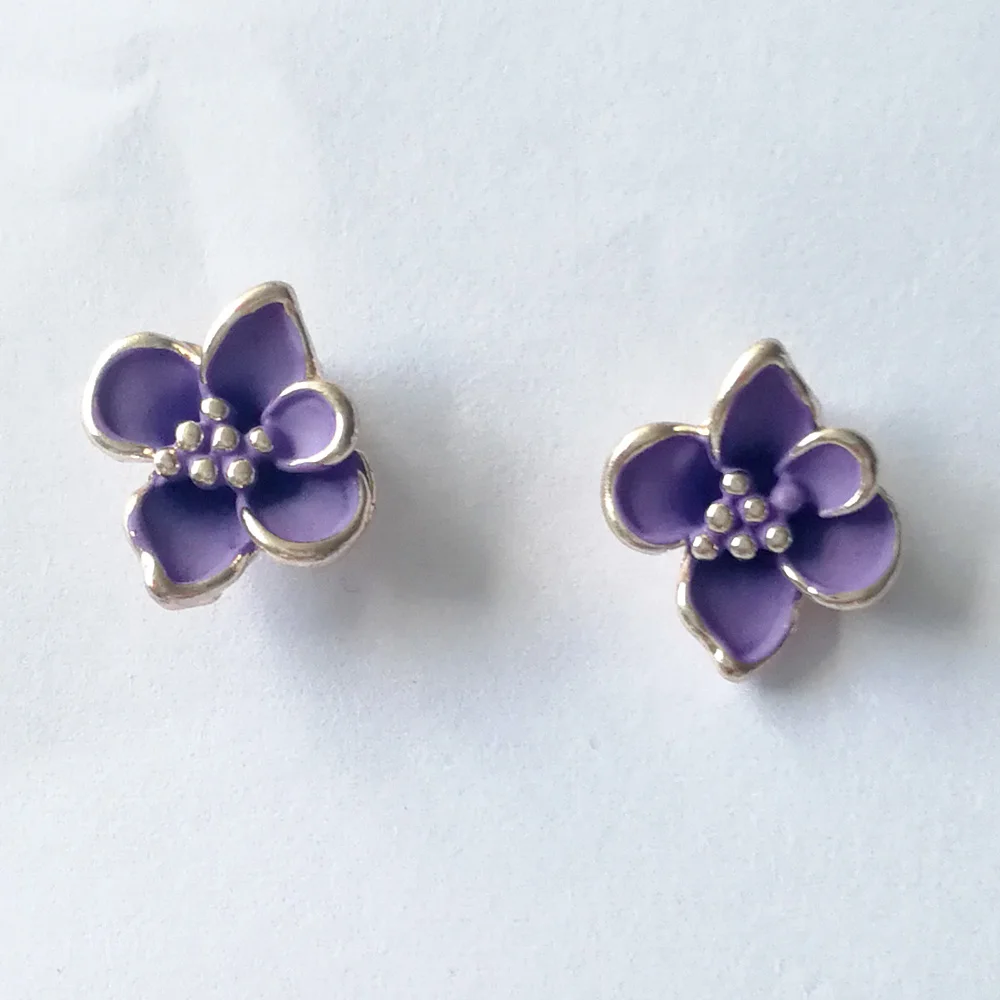 Модные корейские серьги-гвоздики в виде четырехлистного клевера с маленькой