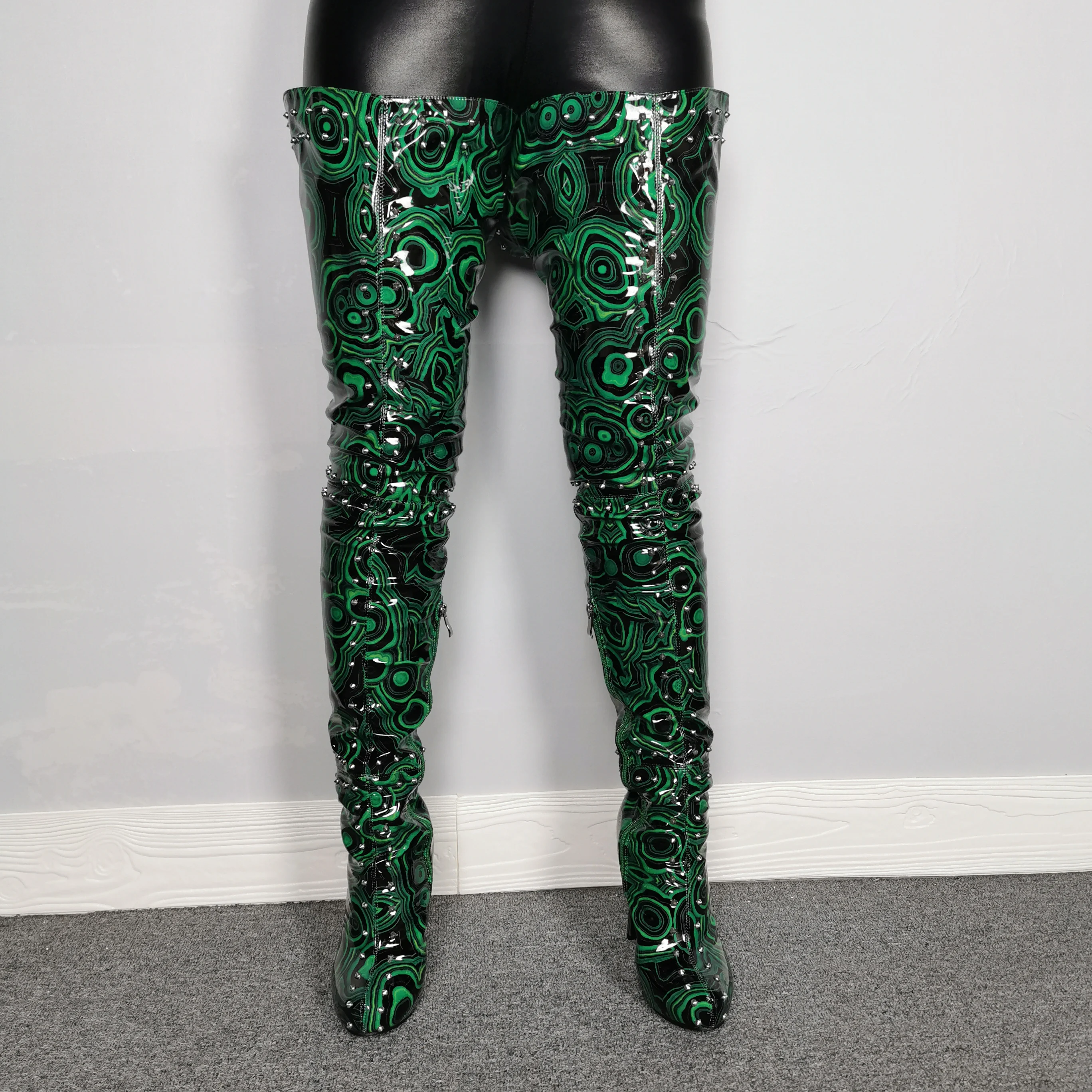 Женские ботфорты с заклепками Черные Сапоги выше колена на высокой платформе