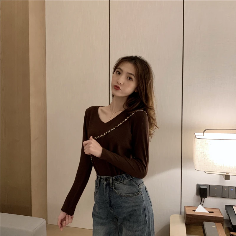 

Autumn and Winter New Versatile V-neck Collarbone Scheming Top Long Sleeve Inner Wear Low-Neck Sweater Women's Thin Knitted