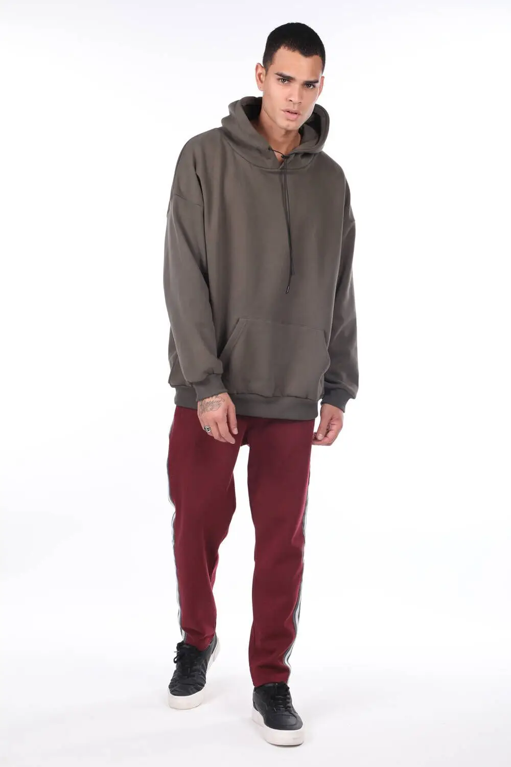 

Kanguru Cepli Erkek Kaponlu Sweatshirt