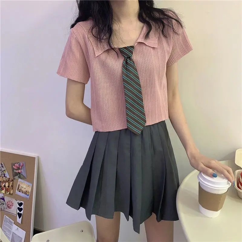 

Костюм в стиле преппи из двух предметов, женские комплекты, Новинка лета 2021, корейский стиль, футболка с коротким рукавом и галстуком, Женска...