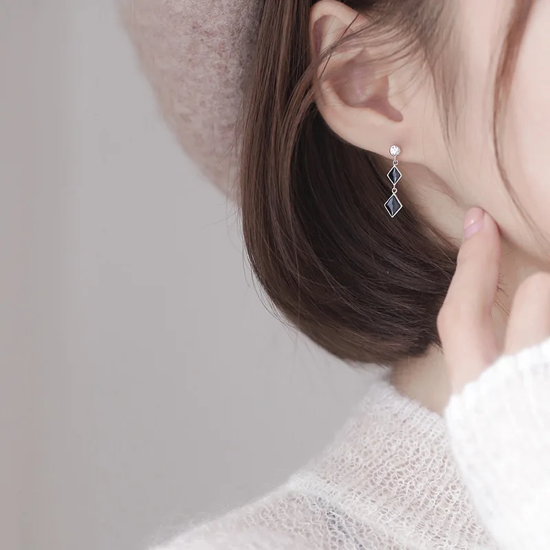 

Drop Earrings Black Rhombus Zircon For Women Pendant Geometric Square Simple Korean Fashion Girlfriend Present Jewelry BOYULIGE