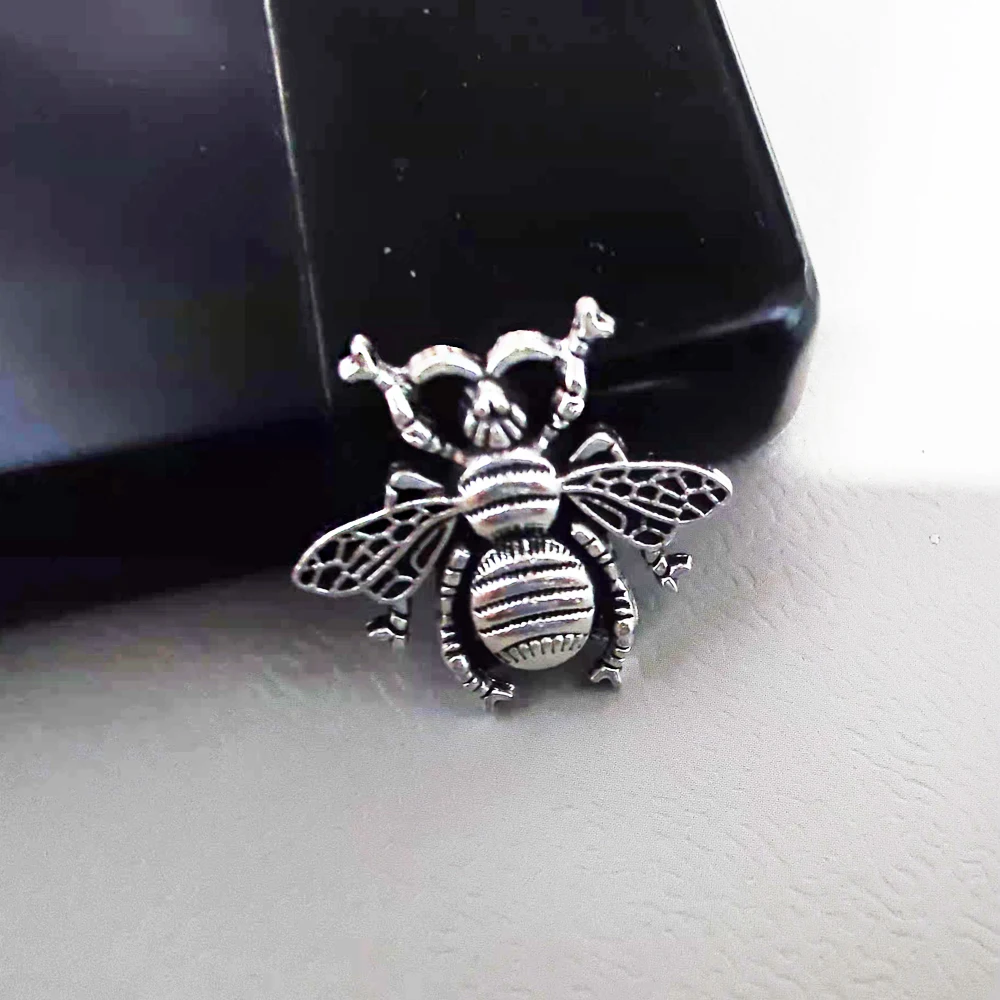 

Personality 3D Honeybee DIY Metal Badge for Zippo Kerosene Oil Lighter Grind Wheel Lighter Handmade Decor Accessory Man Gift