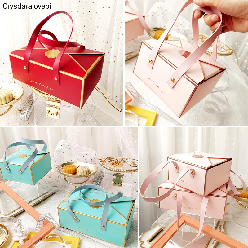 

High-grade Bronzing Protable Paper Box Leather Portable Rope Chocolate Candy Packaging Birthday Party New Year Gift Box