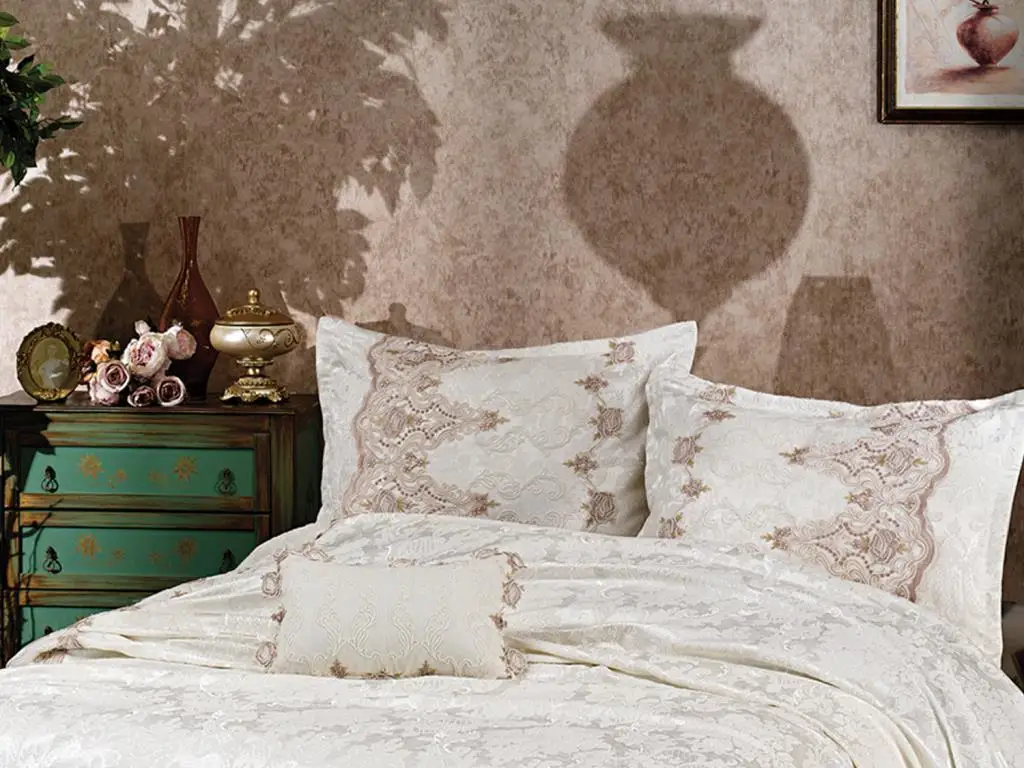 

Azra Double Bed Cover Set Ecru-Powder