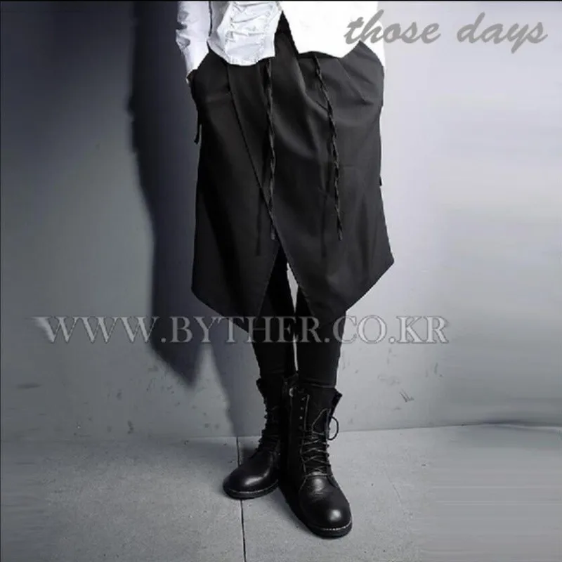 

Men Fake Two Culottes New Nightclub Bar Singer Stage Pants Personality Boot Cut Hairstylist Non-Mainstream Trousers Hot 2021