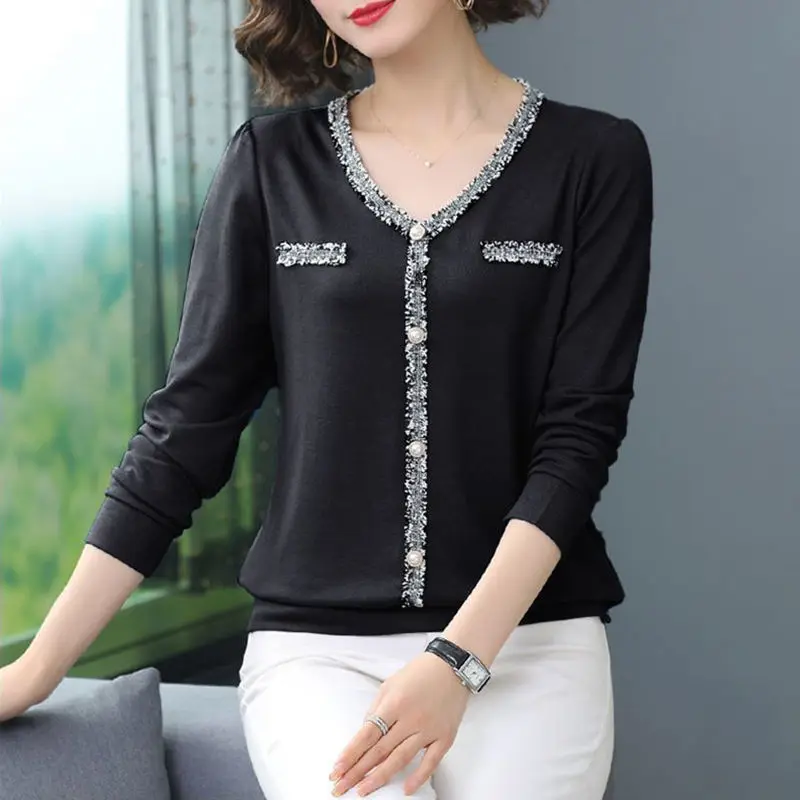 

Long sleeve T-shirt women's autumn dress 2020 new foreign style fashion small shirt middle aged mother V-neck top temperament ba