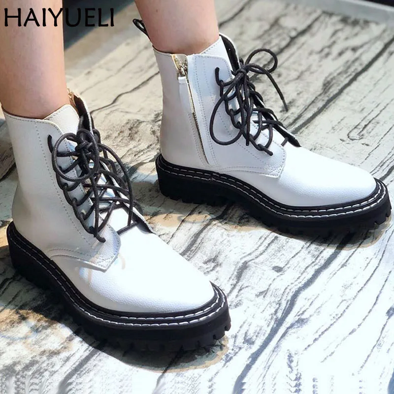 Красные ботинки модные Martens на низком каблуке со шнуровкой женские ботильоны