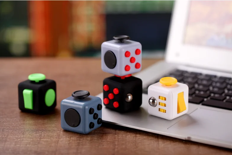 Антистресс для рук 12 сторонний антистрессовый волшебный стресс Непоседа