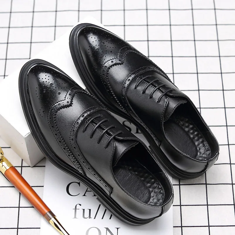 

QPFJQD Man Genuine Split Leather Shoes Men Business Brock Retro Dress Feetwear Gentleman Formal Carved Bullock Oxfords Point Toe