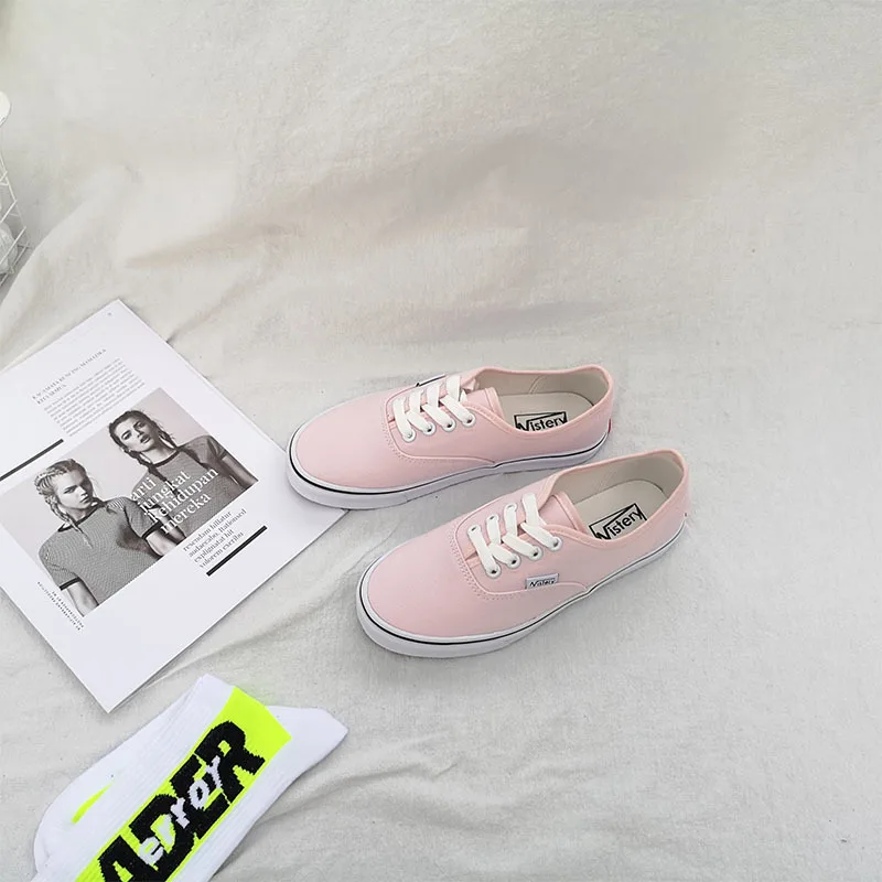 Spring Summer 2020 New Korean Couple Style Casual Flat Bottom Classic Canvas Light Shoes 35-43 size Men women black sneakers |