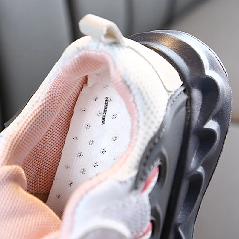 Кроссовки Детские на шнуровке дышащие сетчатые для детей обувь