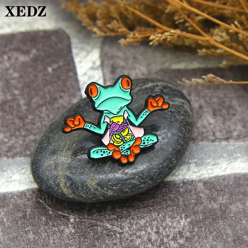 

XEDZ Green Rainforest Poisonous Frog Enamel Pin Broken Belly Colony Organ Don't Care Cute Animal Badge Punk lapel brooch Jewelry