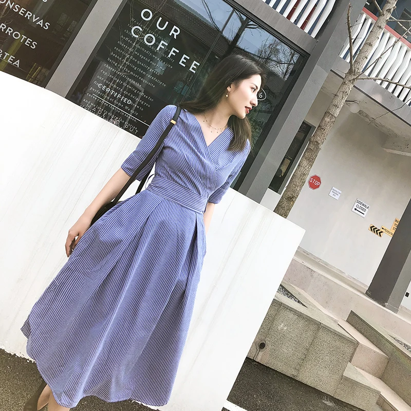 Платье Lachicer женское синее в полоску с бантом на ремне коротким рукавом летнее