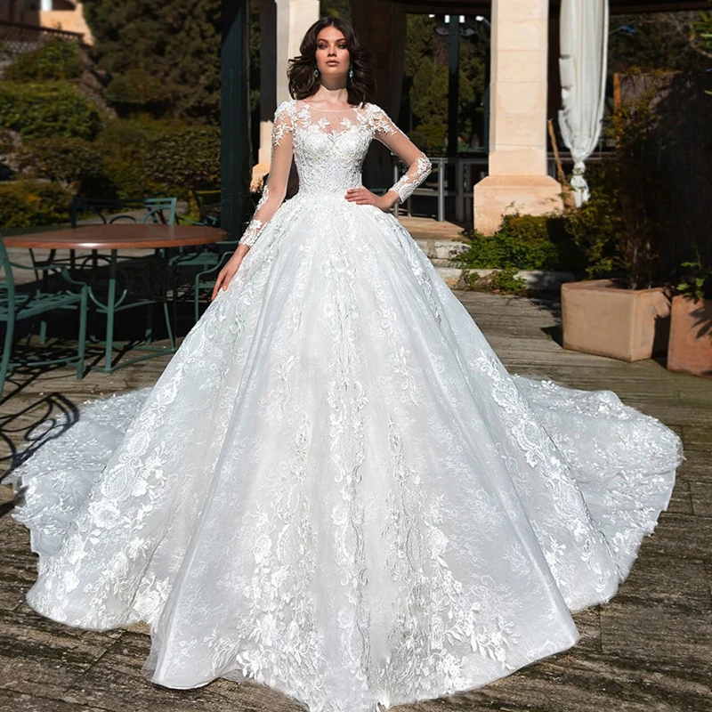 

Luxury Wedding Dresses Long Sleeve O Neck 3D Three-dimensional Applique Charming Gowns Hand-Beaded Court Train Robe de mariée