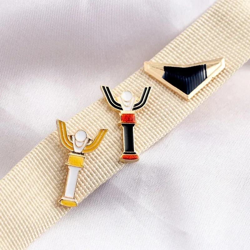 

Ultraman Tiga Brooch Pins Black spark lens Altman Magic light stick Badge Icon Collect Schoolbag Backpacks Bag Button Brooch