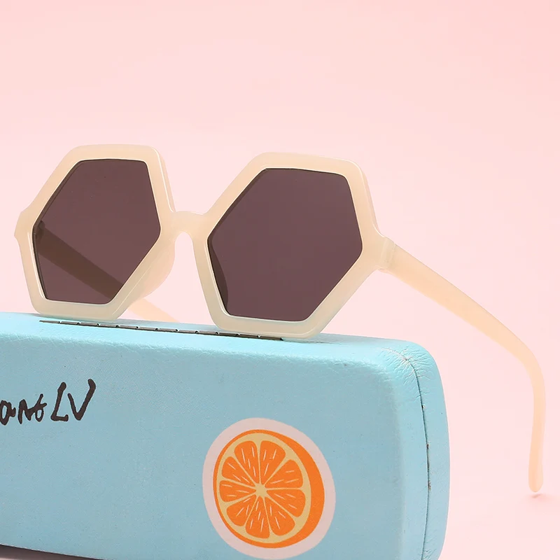 

2021 New Fashion Square Children Sunglasses Cute Baby Vintage Kids Sun Glasses Boys Girls Trend Design Eyeglasses Uv400