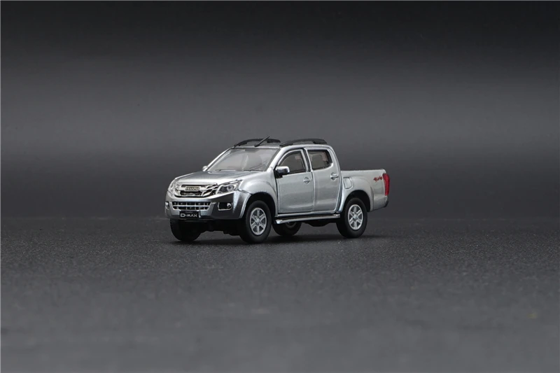 BM творения 1:64 Isuzu D MAX 2016 серебро/оранжево красный/черный литья под давлением
