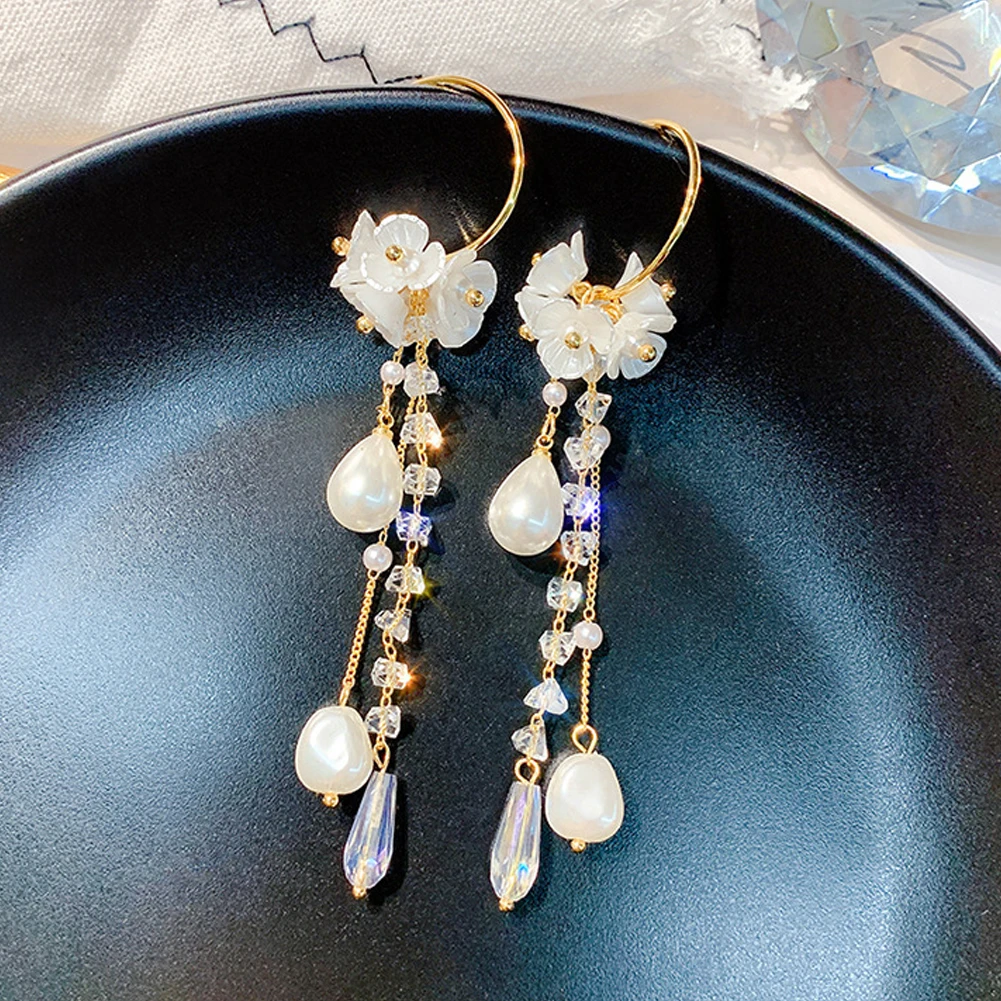 

Fashion Long Tassel Simulated Pearl Drop Earrings Big Crystal Bead Flower Petal Earrings For Women Wedding Asymmetric Earrings
