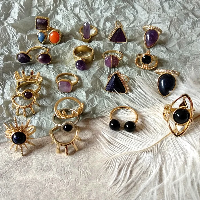 Кольцо на палец с короной Двухслойное кольцо из натурального камня