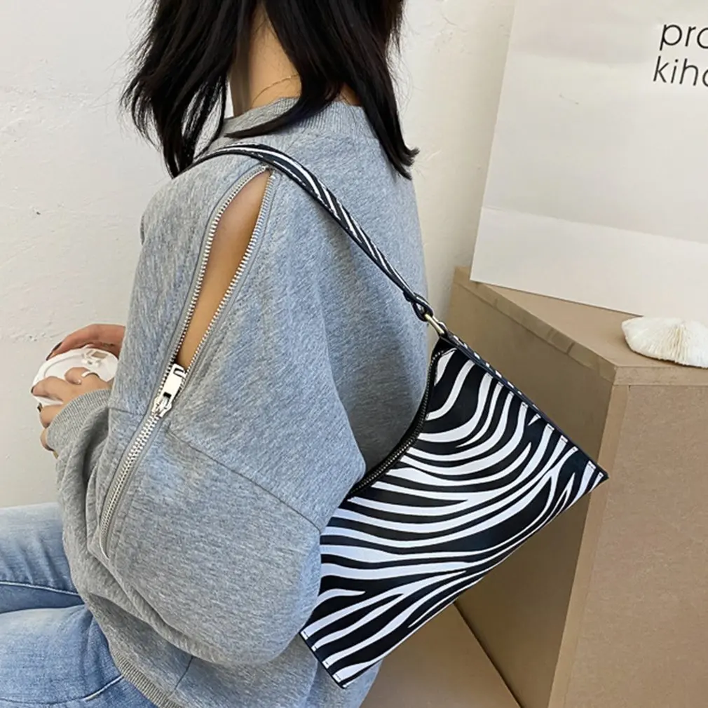 

Fashionable Underarm Bag Pu Leather Square Printing Large Capacity Shoulder Bag Female Zipper Versatile Handbag