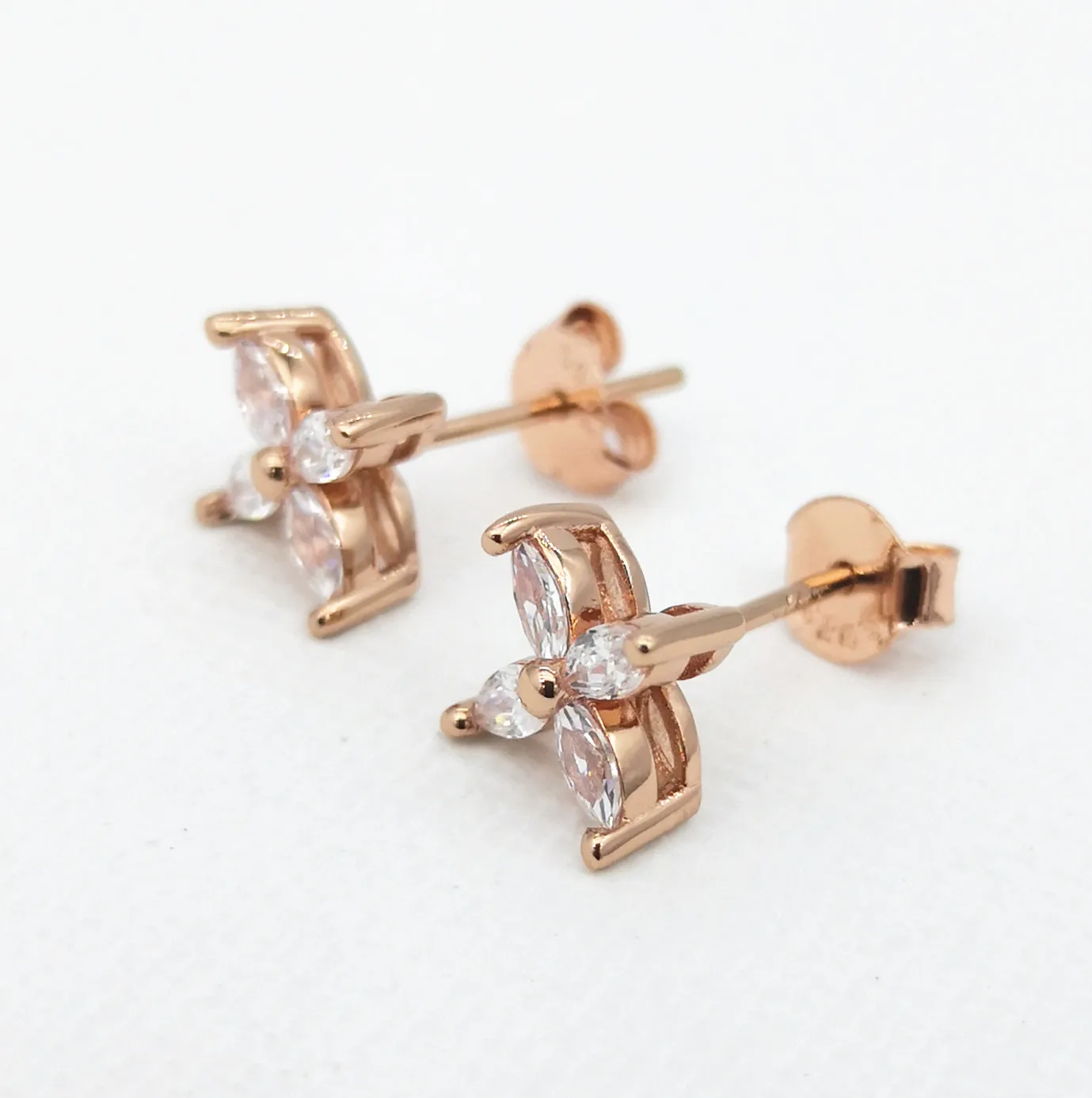 

Women's S925 Sterling Silver Classic Rose Gold X-Shaped Horse Eye Cubic Zirconia Stud Earrings