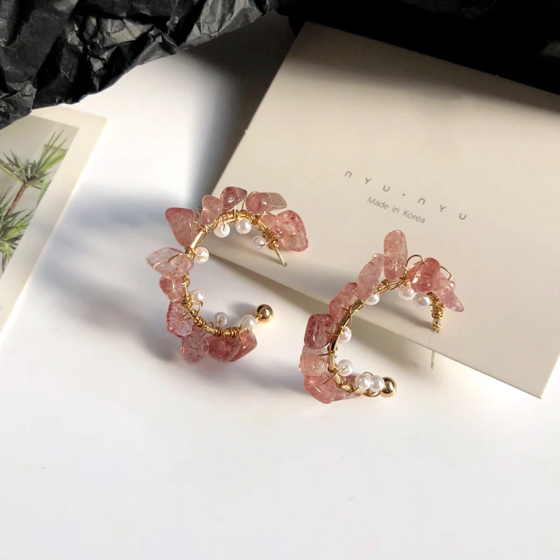 

Earrings 2021 Trend New 925 White Fungus Needle Beautiful Pearl Girl Sensation Ear Circle Temperament Irregular Stone Earrings