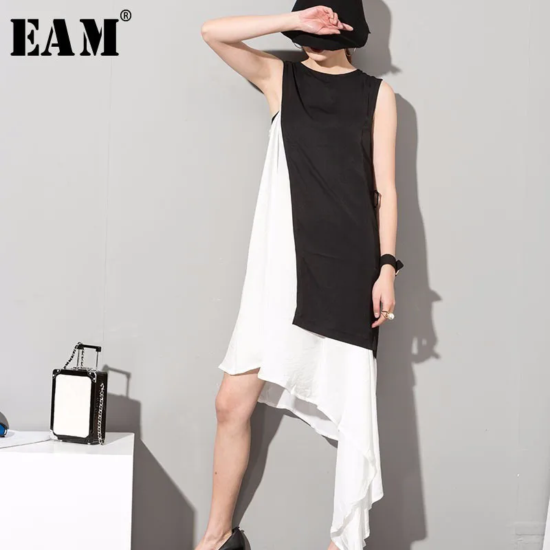 Женское асимметричное платье EAM черно-белое без рукавов с круглым вырезом и