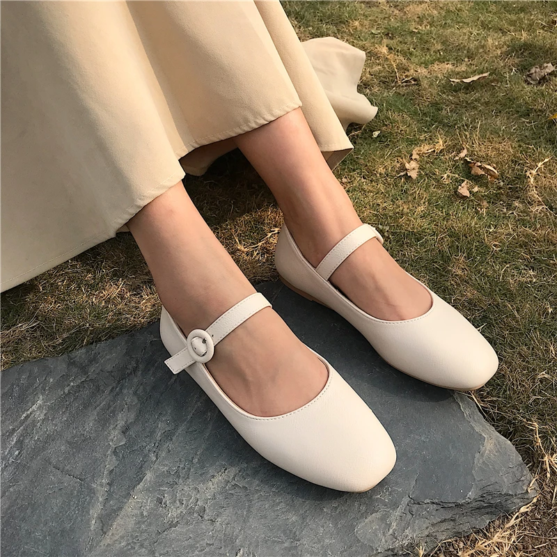 

2019 new Korean version of the square head with Harajuku College wind single shoes women