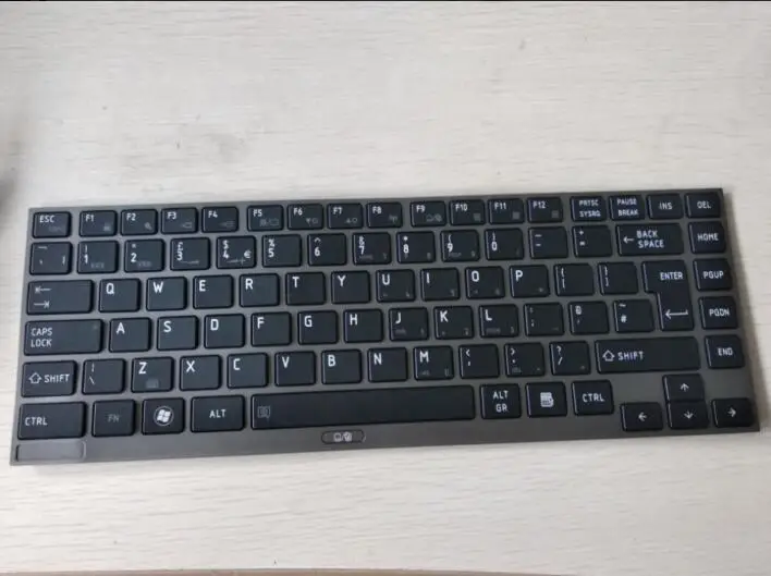 

Новая клавиатура для ноутбука Toshiba Portege R700 R830 R930 Satellite R630 R700 R730 R830 R930 QWERTY US/UK