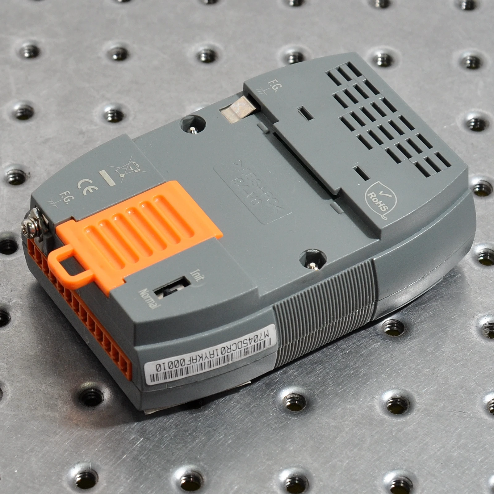 

ICPCON M-7045D 16-ch Isolated DO (Source, PNP, 10~40 VDC) Module with LED Display