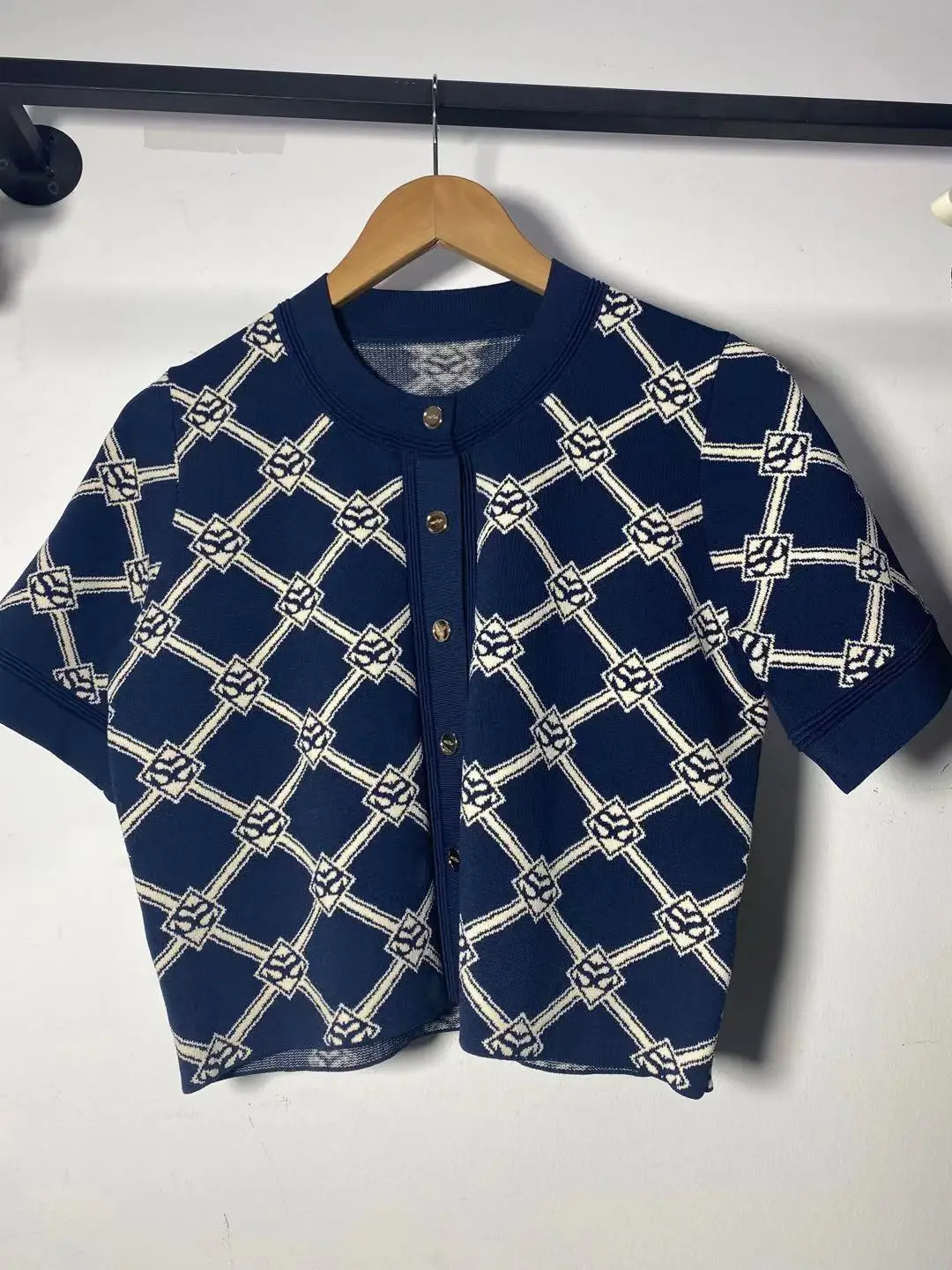 

Women's Letter Jacquard Sweaters Knit Short Cardigan Coat O-neck Single Breasted Short Sleeve Ladies Knitwear Tops Or Skirt