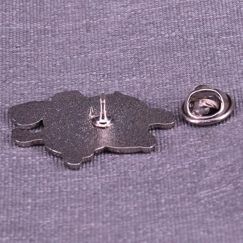 

SP133 Cartoon Character Enamel Pin Brooches Creative Metal Brooch Pins Denim Shirt Badge Collar Jewelry 1pcs