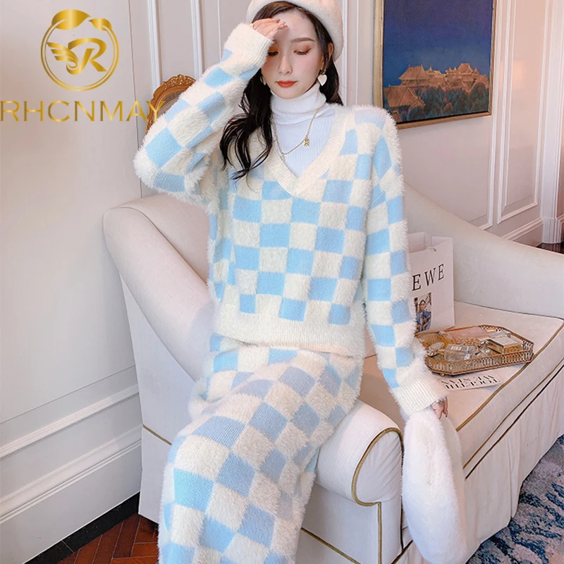 Женский трикотажный комплект из 2 предметов свободный свитер в клетку и юбка миди