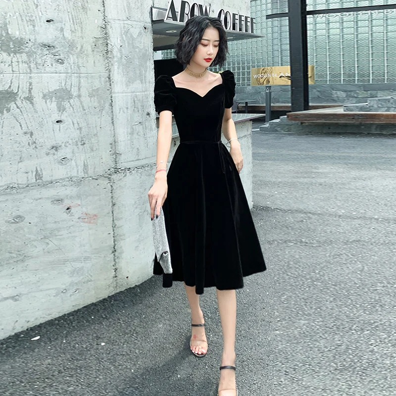 

Short Sleeves Cocktail Party Dresses V-Neck Velvet Black Knee Length Vestidos Coctel Cheap Robe De Soiree Mini 2020 New