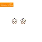 Серьги-гвоздики с маленькой маргариткой из цинкового сплава, инкрустированные цирконом, предотвращающие аллергию, модные трендовые женские ювелирные изделия, подарок