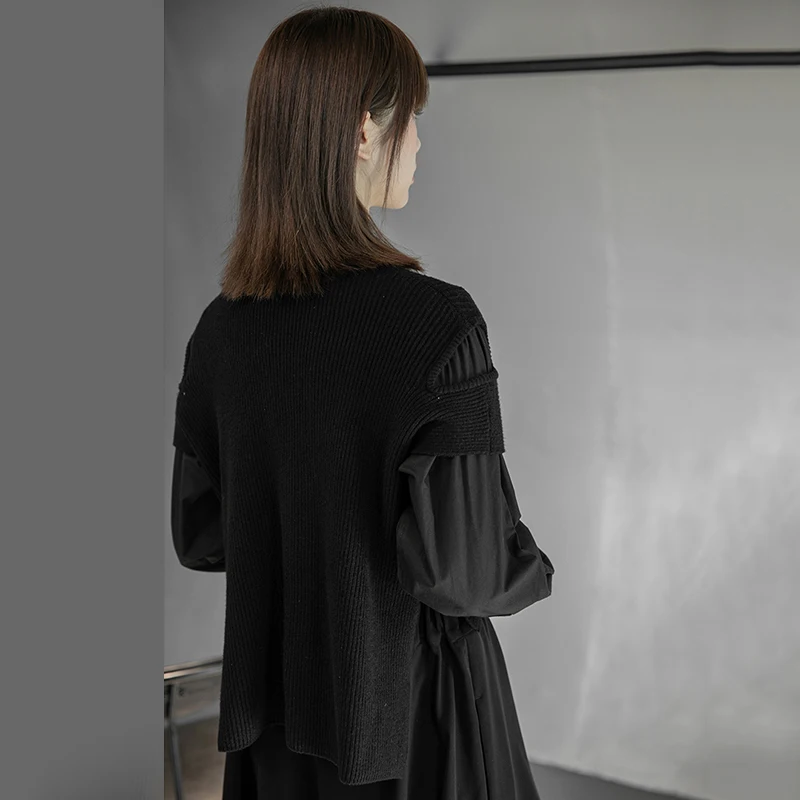 

[EAM] Women Black Spliced Short Slit Knitting Hollow Out T-shirt New Round Neck Long Sleeve Fashion Spring Autumn 2021 1DD6019