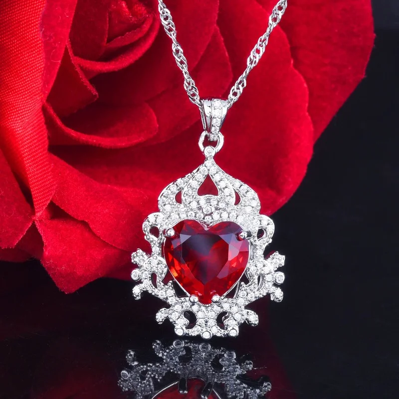 

2023 Woman Necklace gold Jeweler fashion Love Heart-Shaped Red Tourmaline Pendant Simulation Ruby Fashion Colored Gems Jewelry