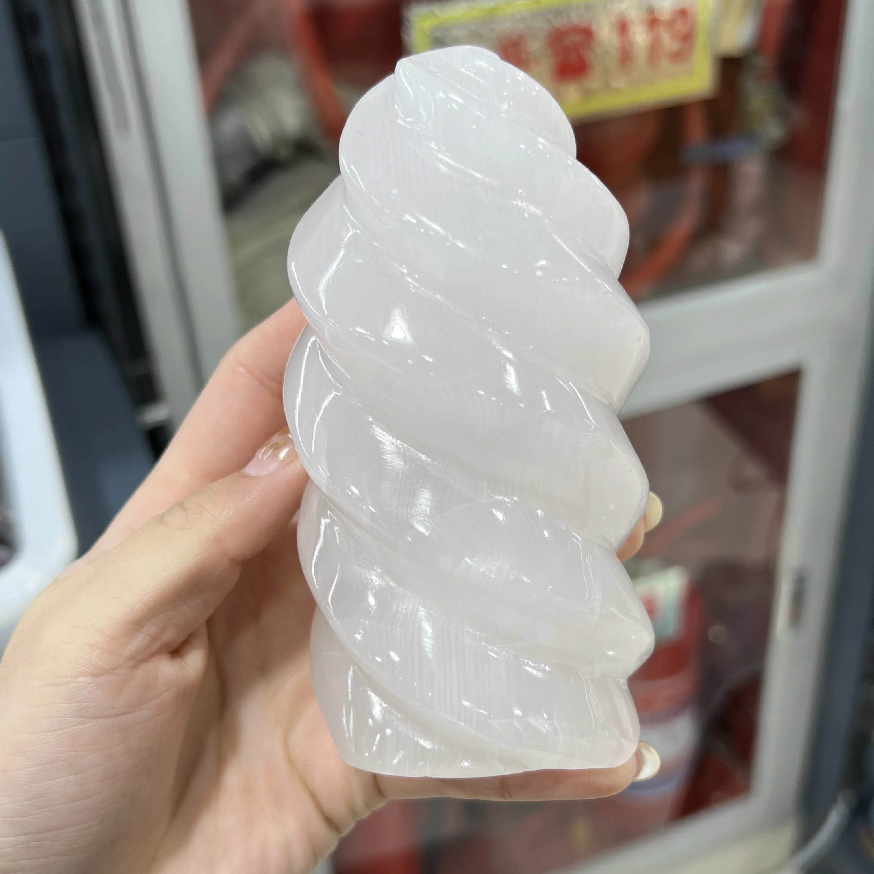 

Природный афганский нефритовый резной спиральный фонарь ремесла домашний декор